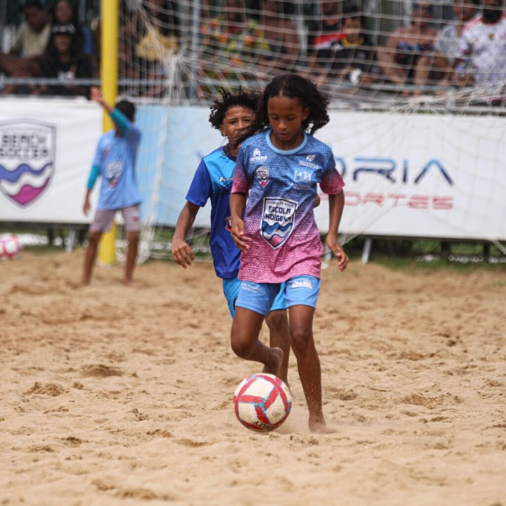 Escolinha Indígena de Beach Soccer em Aracruz: Um Ano Promovendo Transformação Social