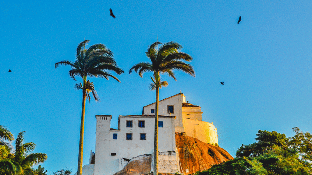 Exposição Gratuita em Vila Velha Exalta a Fé e a Cultura Capixaba