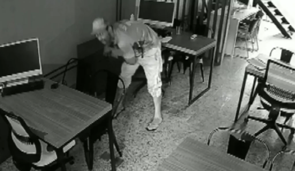 Furto em Assessoria de Vistos em Vila Velha: Passaportes e Pertences Levados Furto em Assessoria de Vistos em Vila Velha: Passaportes e Pertences Levados