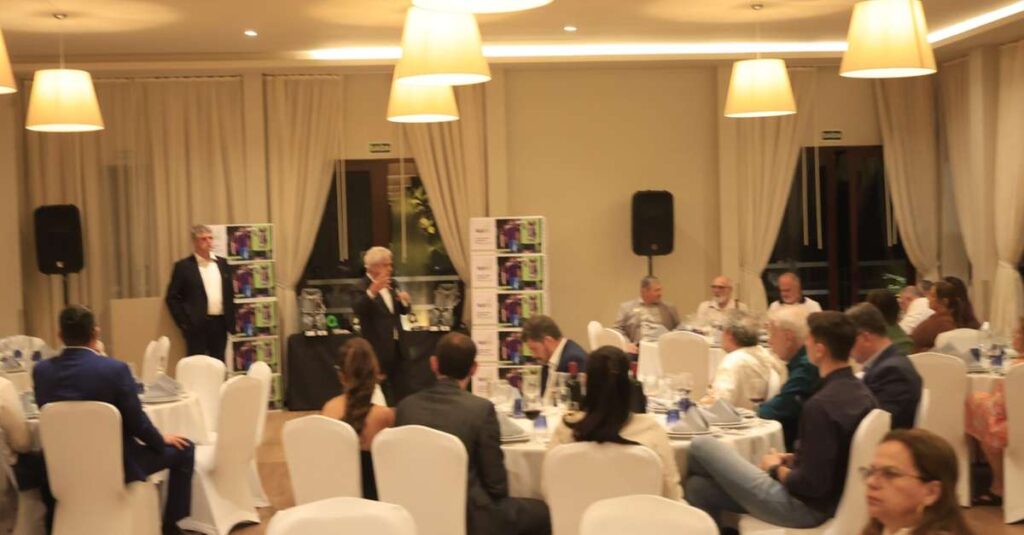 Inovação no Agronegócio: AçaíBot é Premiado Nacionalmente e Transforma Coleta de Açaí Inovação no Agronegócio: AçaíBot é Premiado Nacionalmente e Transforma Coleta de Açaí