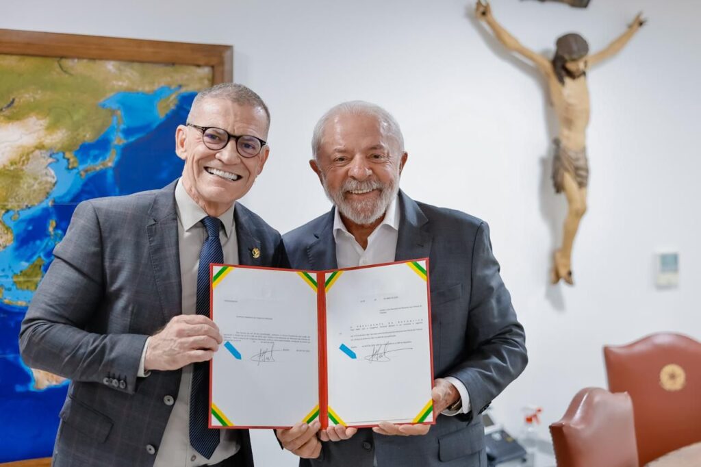 Lula Sanciona Lei que Institui Dia Nacional em Memória das Vítimas de Trânsito