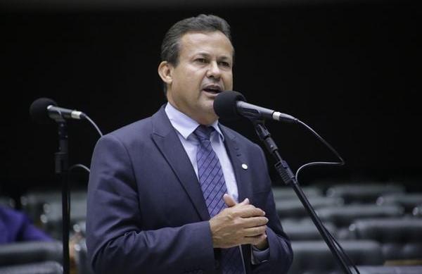 Neucimar Fraga Retorna ao PL: Um Reencontro Estratégico no Cenário Político Capixaba Neucimar Fraga Retorna ao PL: Um Reencontro Estratégico no Cenário Político Capixaba