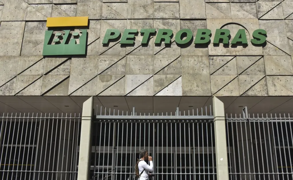 Petrobras Reitera Política de Preços e Refuta Defasagem de Combustíveis Petrobras Reitera Política de Preços e Refuta Defasagem de Combustíveis