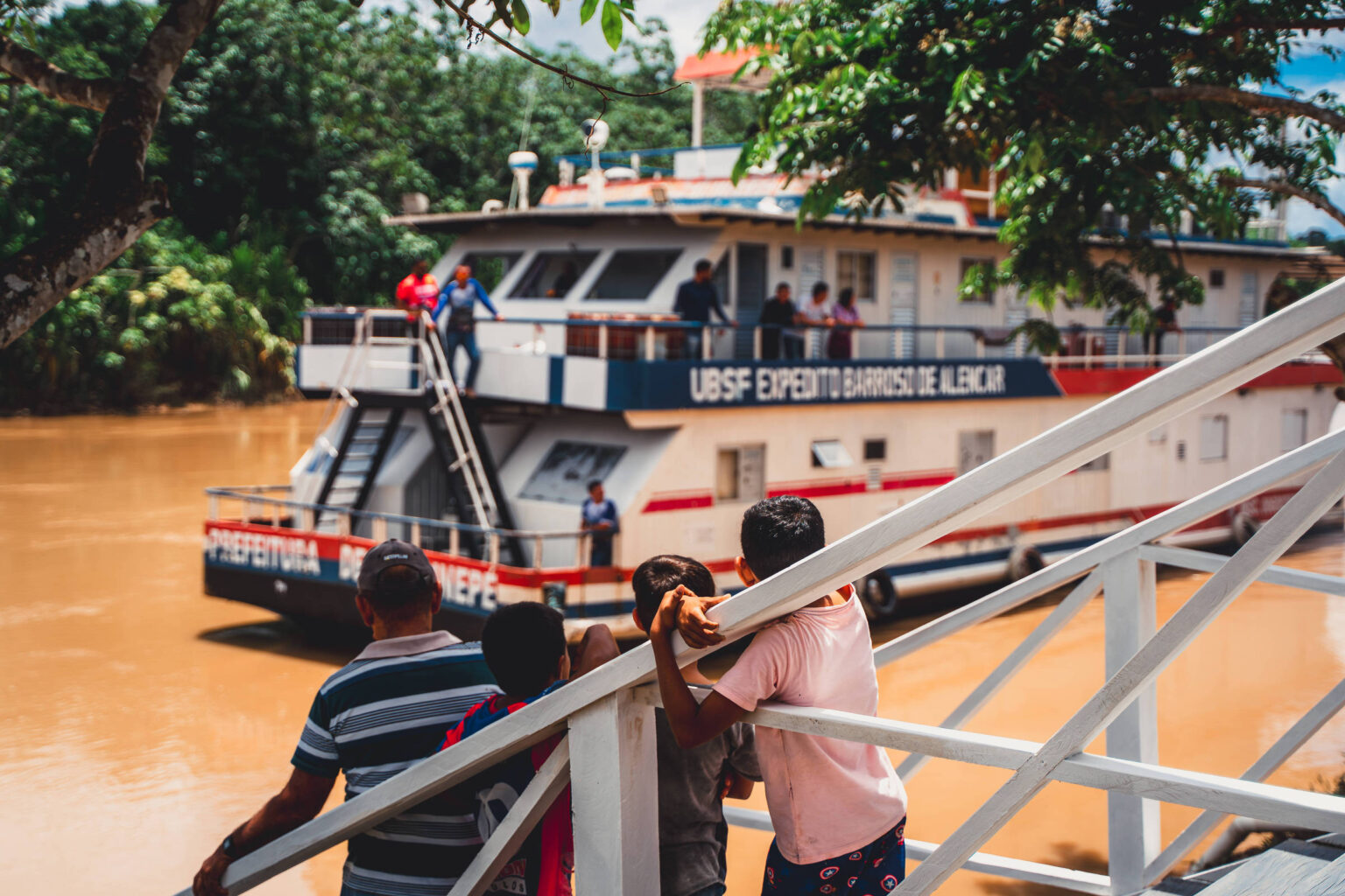 Políticas de Saúde na Amazônia: Desafios e Soluções para Comunidades Ribeirinhas