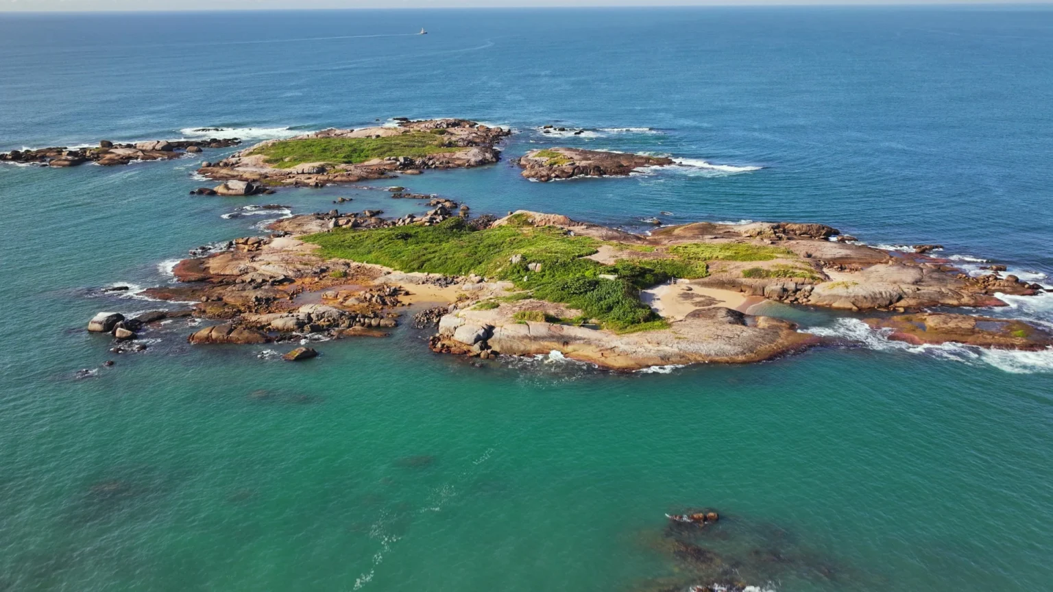 Suspensão do Acesso às Ilhas de Vila Velha: Protegendo as Aves Marinhas