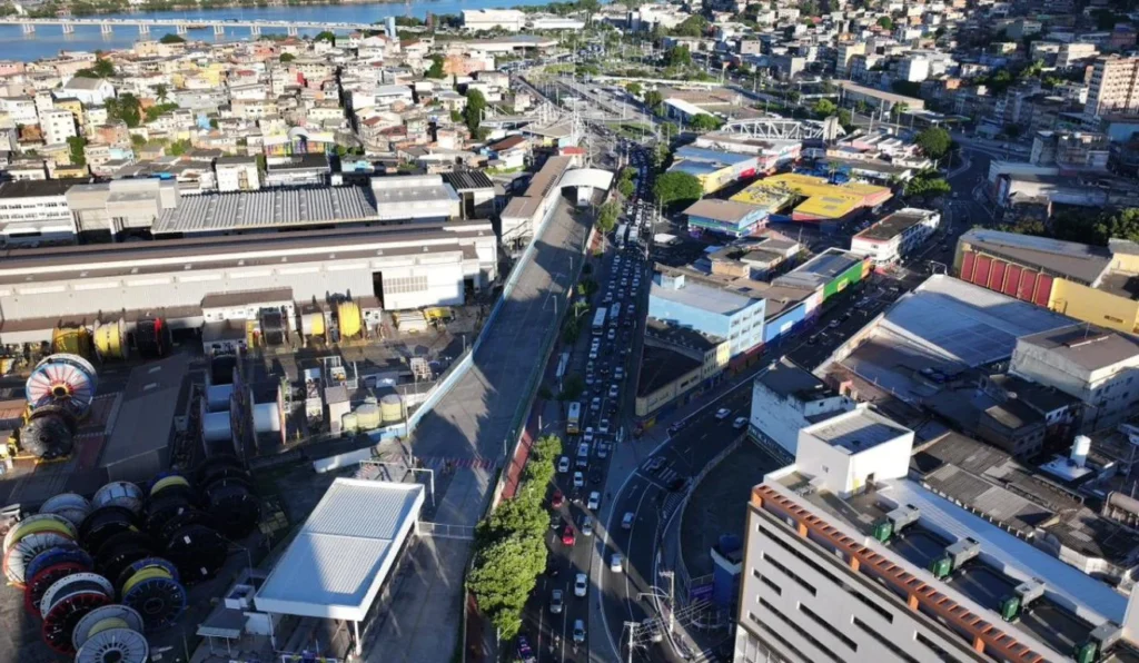 Trânsito Complicado em Vitória: Acidente Envolve Três Veículos na Segunda Ponte Trânsito Complicado em Vitória: Acidente Envolve Três Veículos na Segunda Ponte