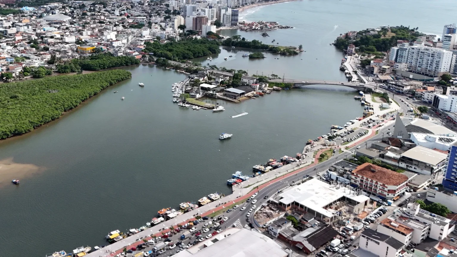 Parceria com Amazon pode transformar aeroporto de cargas em Guarapari e impulsionar economia local