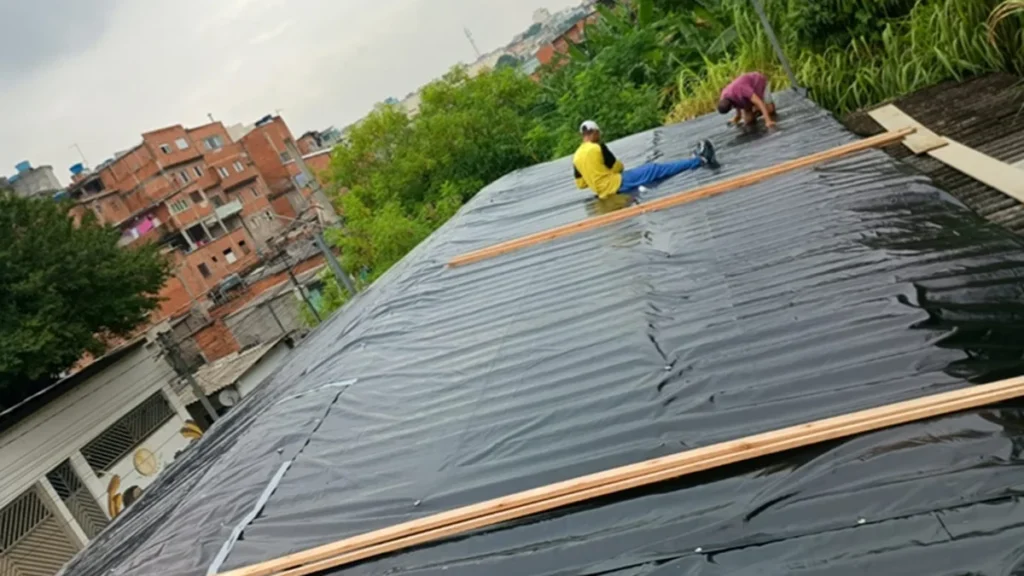 Fundação Abrinq fortalece oficinas gratuitas no Coletivo Espaço Cultura no Beco em Taboão da Serra