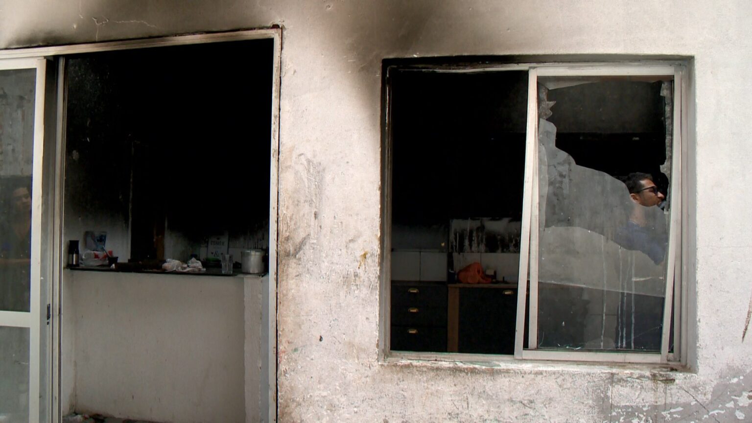 Incêndio em Vila Velha: Crianças Brincam com Tomada e Causam Desastre