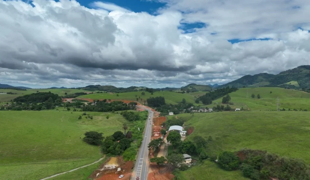 Interdição Total na BR-101 em Anchieta: Detonação de Rochas Nesta Terça-Feira