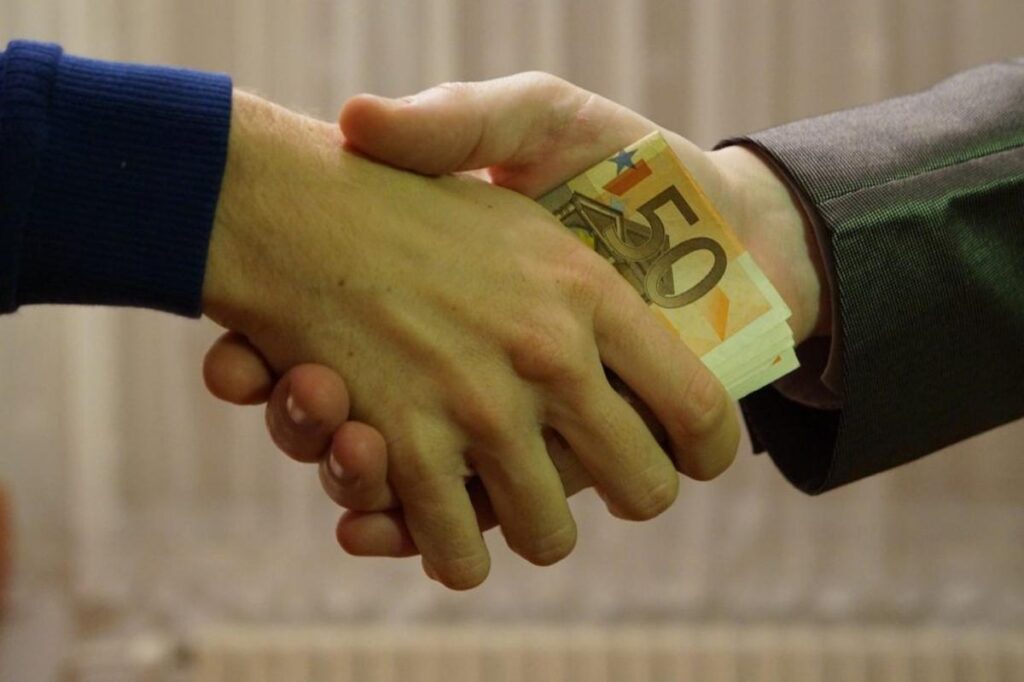Os Impactos do Crime Organizado na Economia: Risco e Preço a Pagar