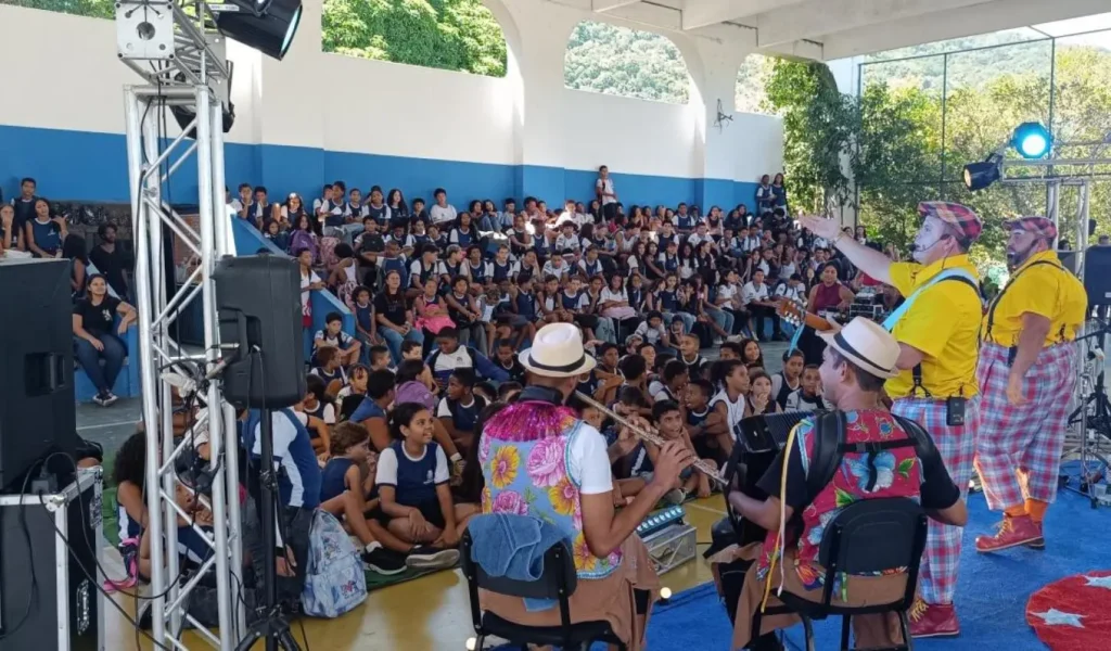 Turma Em Cena: Circo-Teatro Gratuito Chega a Vila Velha em Comemoração aos 25 Anos