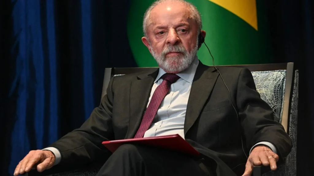 Governo Lula enfrenta incertezas em negociação sobre tarifa de 25% dos EUA