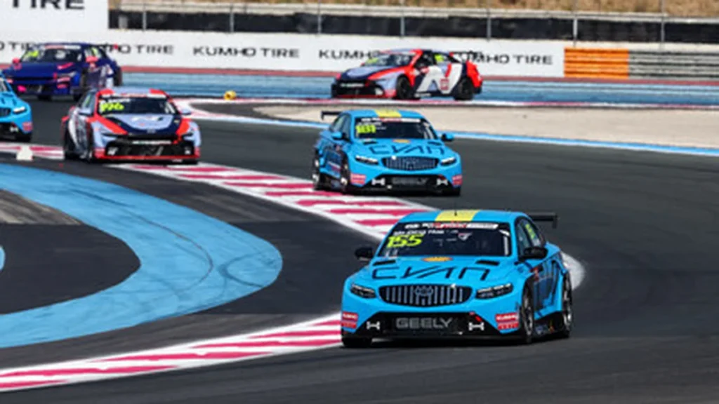 Geely Preface TCR Brilha na França e Impulsiona Inovação na Rede de Distribuição Europeia Geely Preface TCR Brilha na França e Impulsiona Inovação na Rede de Distribuição Europeia