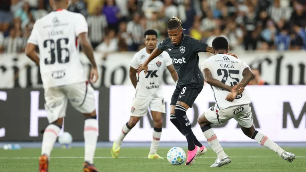 Botafogo e Vitória ficam no empate sem gols no Nilton Santos Botafogo e Vitória ficam no empate sem gols no Nilton Santos
